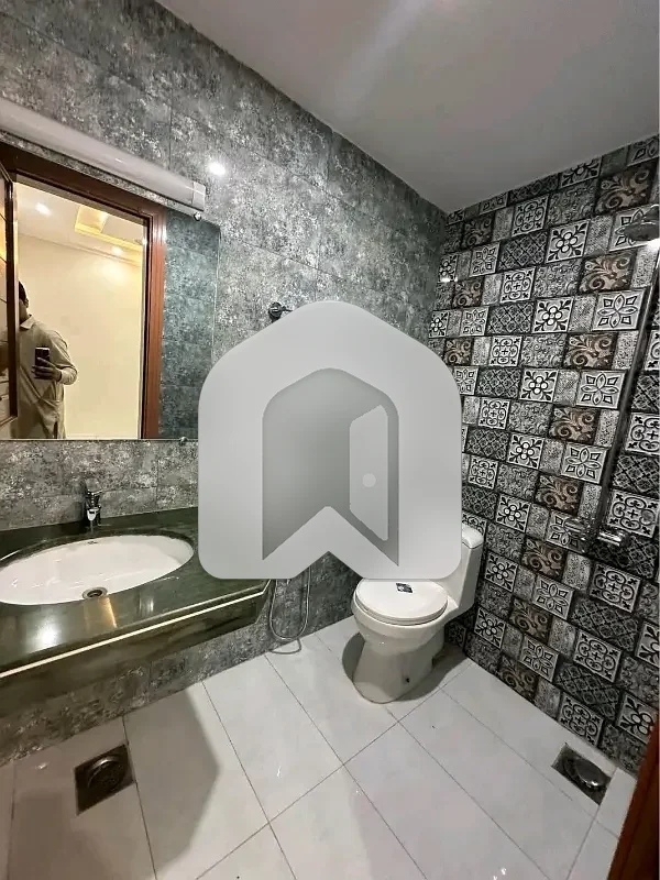 7 Marla Brand New House Available Rent G-14/2, photo 8
