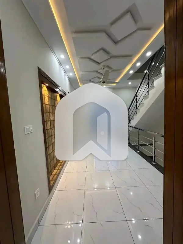 7 Marla Brand New House Available Rent G-14/2, photo 6
