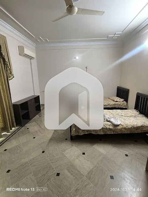 5 bedrooms & 5 bathrooms DD TV lounge kitchen, photo 7