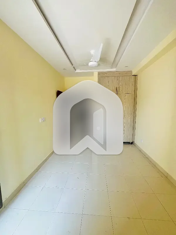 brand new one bed apartment for rent in B-17 Multi Gardens Islamabad, photo 10