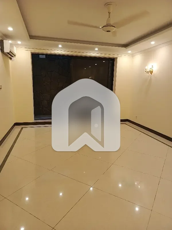 Lower Portion Available For Rent In F-7 Islamabad, photo 6