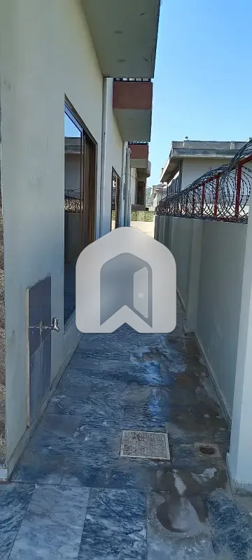1 Kanal Portion available in B17, if anyone wants it for rent, please contact us., photo 17