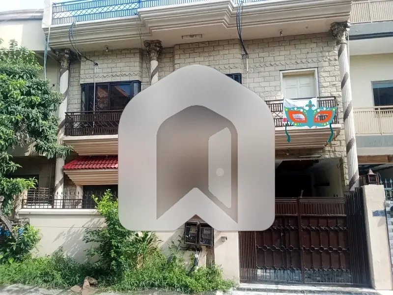 *G,11/1- 8 MARLA UPPER PORTION FOR RENT
