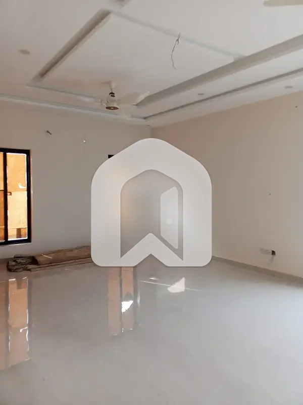 Beautiful Brand New Luxury 4 Bedroom Upper Portion For Rent In F-10 Separate Gate Prime VIP Location, photo 12