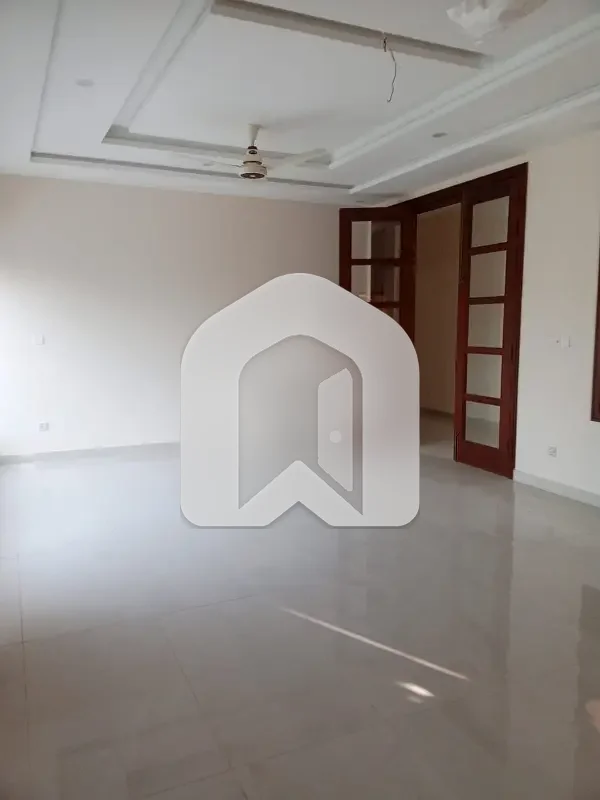 Beautiful Brand New Luxury 4 Bedroom Upper Portion For Rent In F-10 Separate Gate Prime VIP Location, photo 7