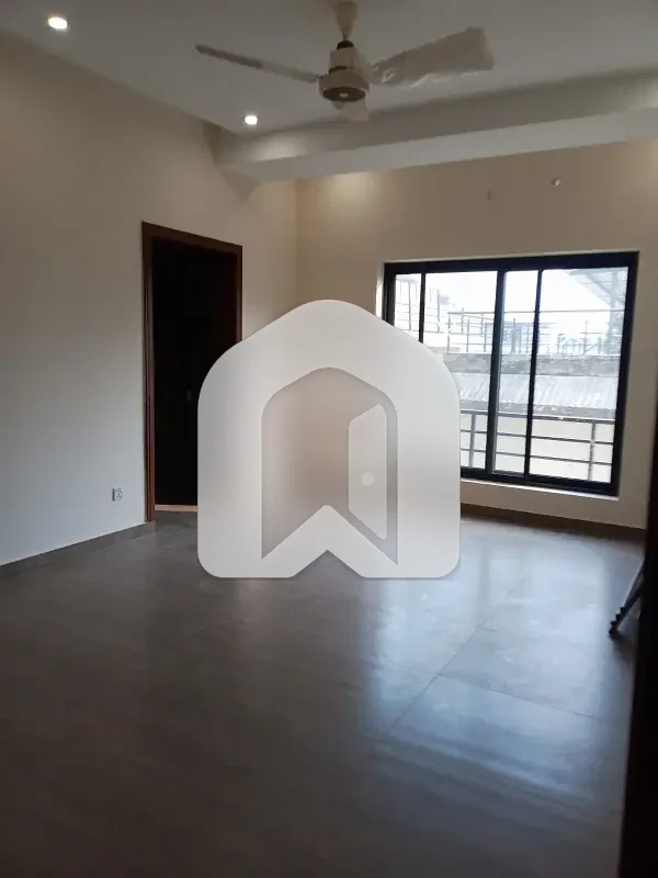 Beautiful Brand New Luxury 4 Bedroom Upper Portion For Rent In F-10 Separate Gate Prime VIP Location, photo 10