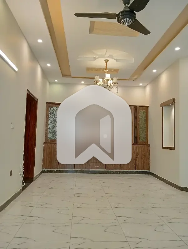 E 11 Prime Location Upper Portion For Rent 3 Bedroom Drawing TvL kitchen Servant, photo 7