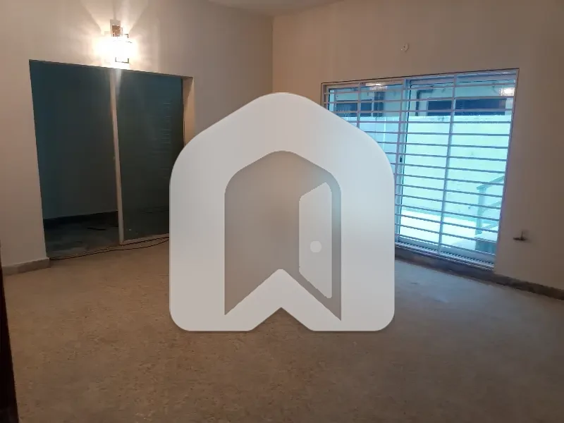 *G,10/? 14 MARLA CORNER GROUND PORTION FOR RENT 3 BED ATTACHED BATH DD TVL MARBLE FLOOR BEST LOCATION NAYER TO PARK MASQUE MARKET RENT 2 LAC IMTIAZ,03335241734*, photo 13