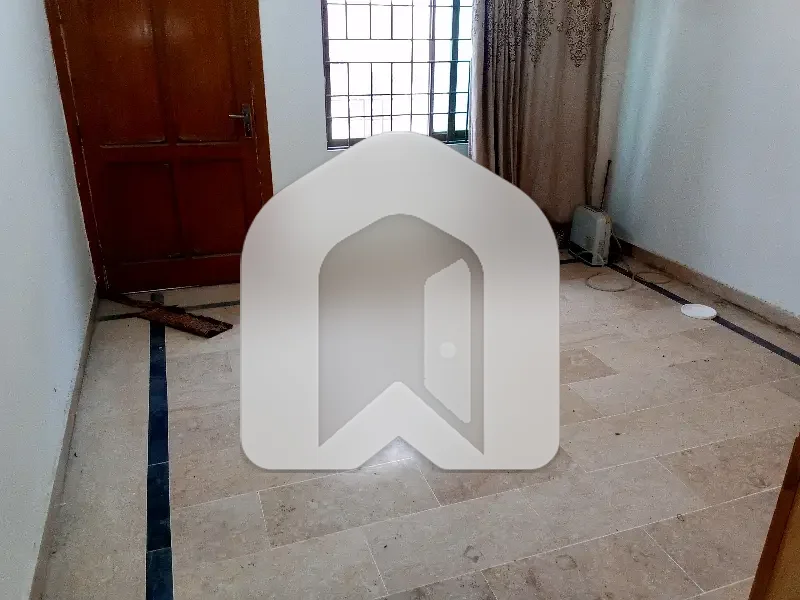 *G,10/? 14 MARLA CORNER GROUND PORTION FOR RENT 3 BED ATTACHED BATH DD TVL MARBLE FLOOR BEST LOCATION NAYER TO PARK MASQUE MARKET RENT 2 LAC IMTIAZ,03335241734*, photo 7