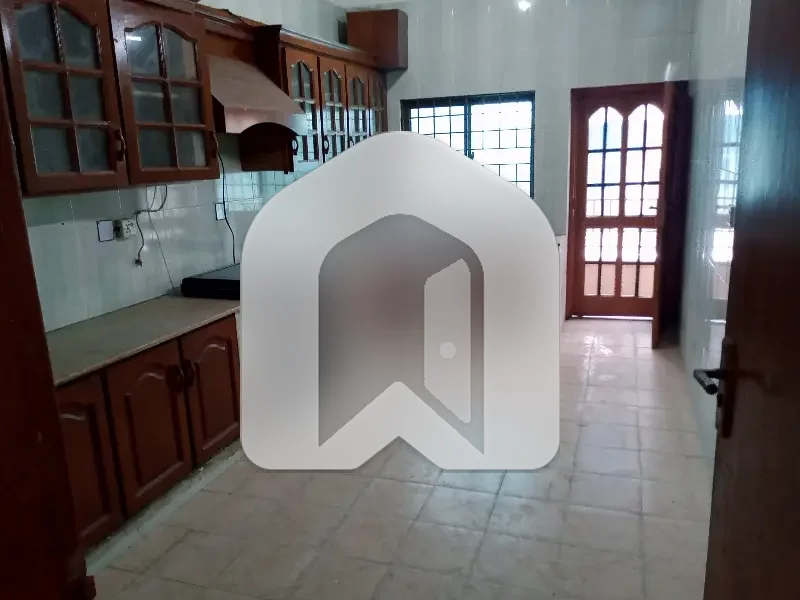 *G,10/? 14 MARLA CORNER GROUND PORTION FOR RENT 3 BED ATTACHED BATH DD TVL MARBLE FLOOR BEST LOCATION NAYER TO PARK MASQUE MARKET RENT 2 LAC IMTIAZ,03335241734*, photo 6