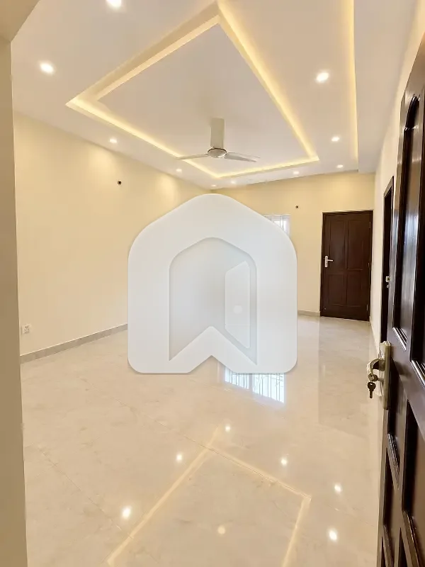 Beautiful Brand New Upper Portion