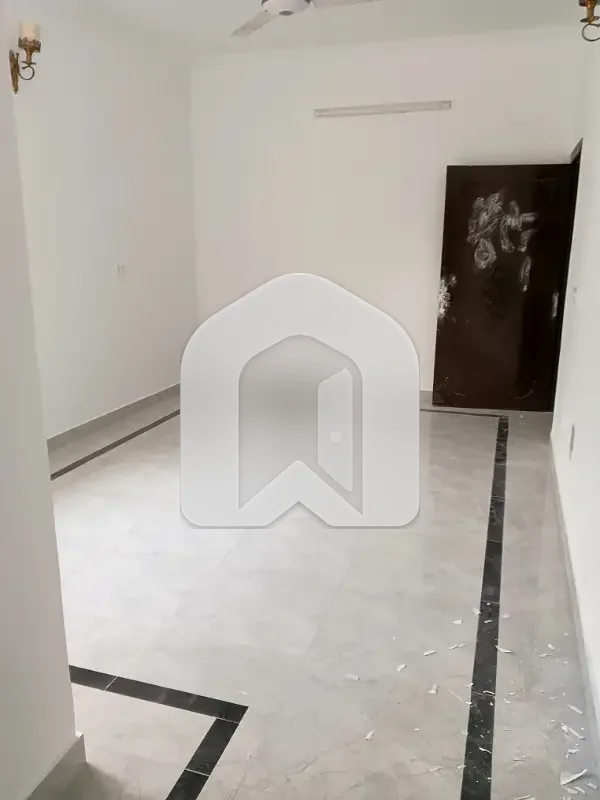 I-8/4 NEWLY RENOVATED 14 MARLA UPPER PORTION 3 BED 3 BATH DRAWING ROOM PARK FACE 230K