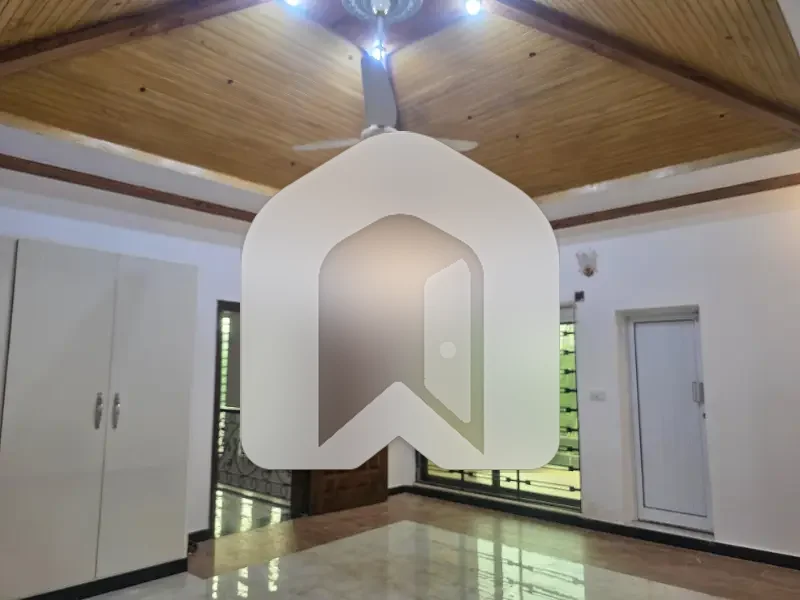Spacious 1 Kanal Full House For Rent in DHA Phase 2, photo 11