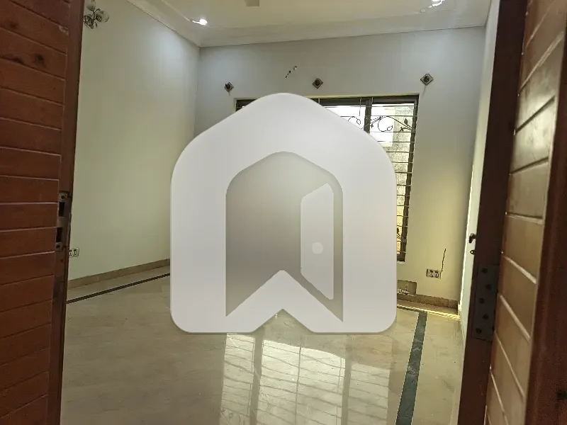 Marble Flooring 40x80 Upper Portion In G13