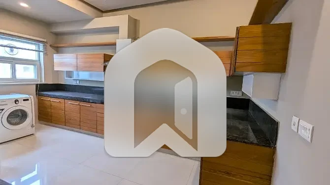 FOR RENT Luxury Furnished 3-Beds Upper Portion With Separate Gate F_6/1, photo 5
