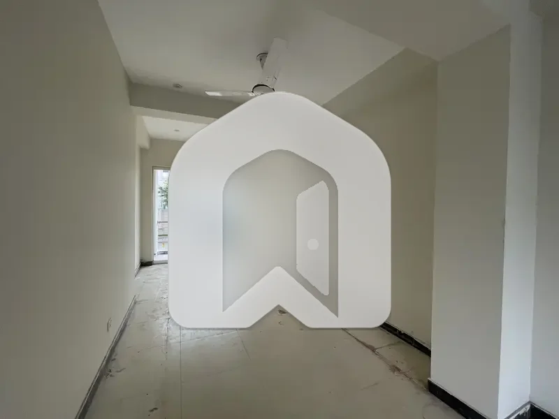 300 Square Feet Shop Ideally Situated In Top City 1 - Block B, photo 9