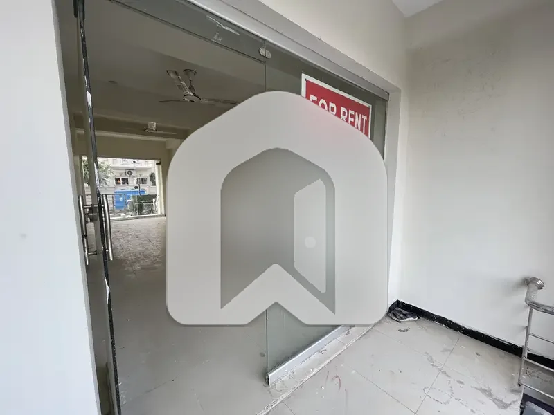 300 Square Feet Shop Ideally Situated In Top City 1 - Block B, photo 6