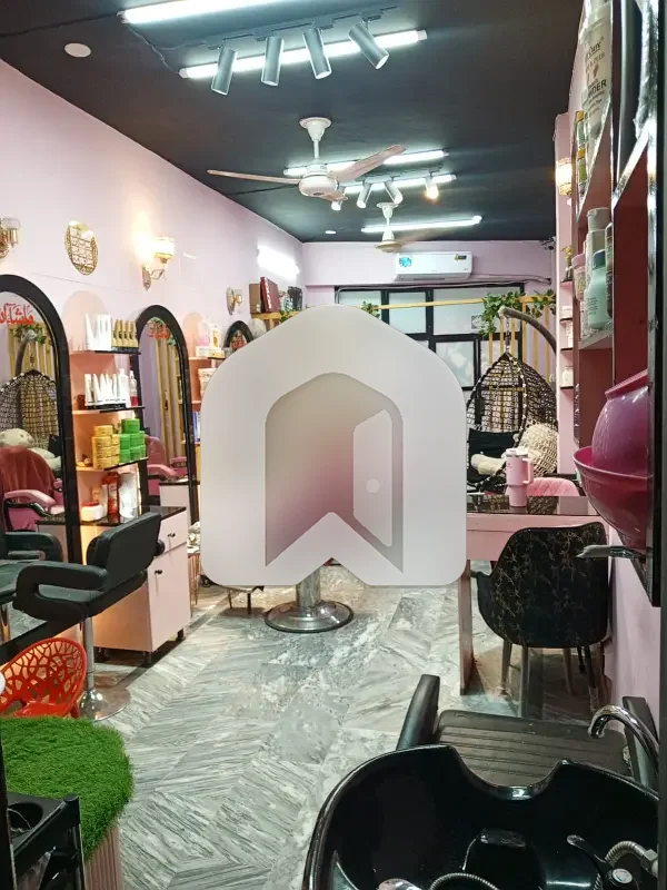 Ladies Saloon (Beauty Parlor) Setup For Sale, Shop Is On Rent 25000