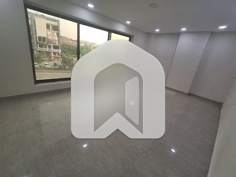 Behria Enclave 1400 Sqft Hall Available For Rent Two Additional Spacious Offices Available On Reasonable Price, photo 7