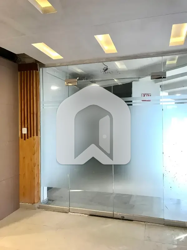 3100 Sqft Main Jinnah Avenue Good Location Ground + Lower Ground Available For Rent In Blue Area, photo 4