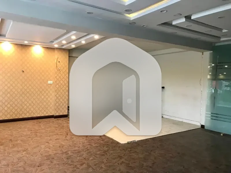3100 Sqft Main Jinnah Avenue Good Location Ground + Lower Ground Available For Rent In Blue Area, photo 5