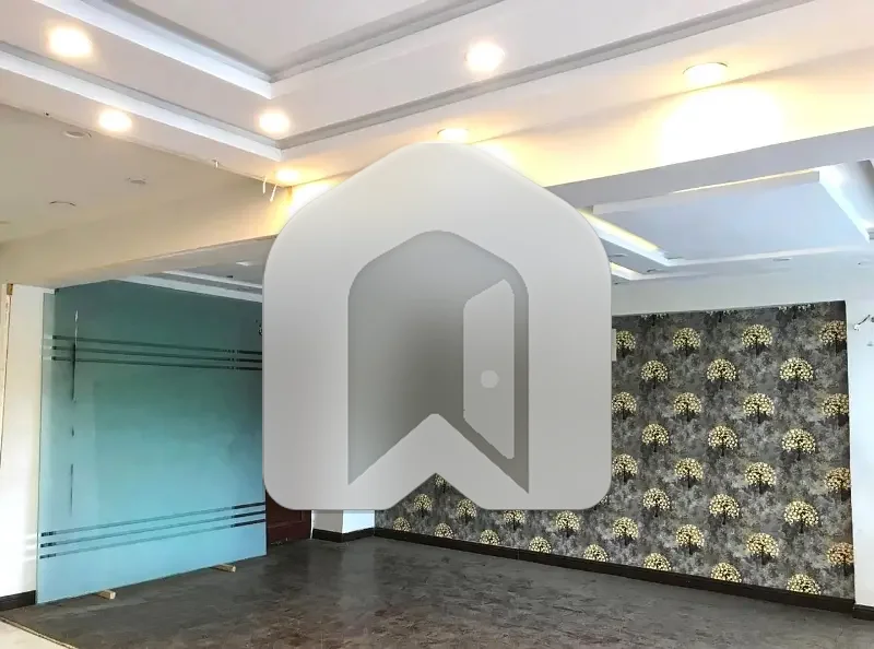 3100 Sqft Main Jinnah Avenue Good Location Ground + Lower Ground Available For Rent In Blue Area, photo 9
