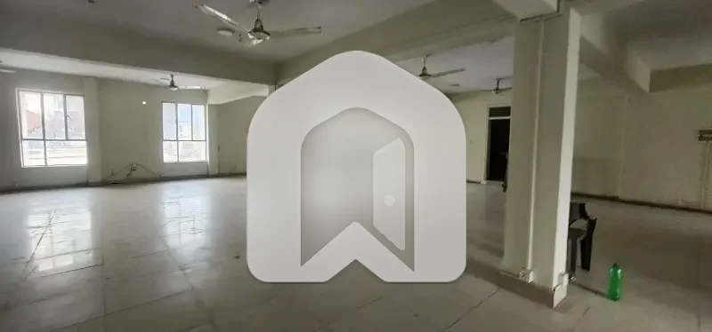 4000 SQFT OFFICE FOR RENT IIN F-8 MARKAZ, photo 4