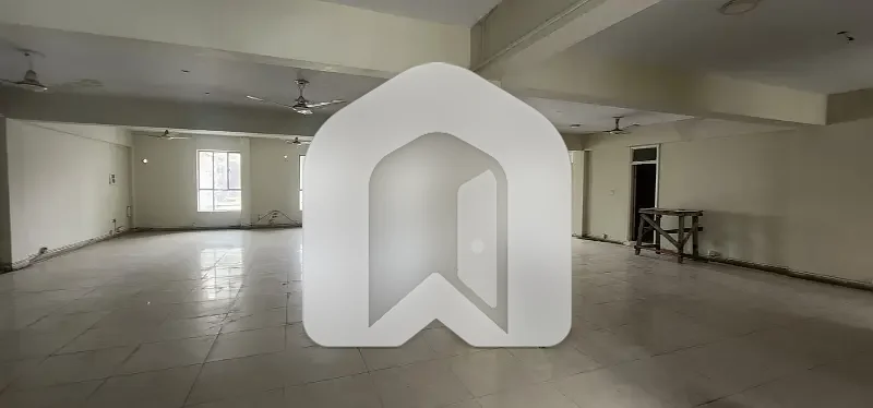 4000 SQFT OFFICE FOR RENT IIN F-8 MARKAZ, photo 2
