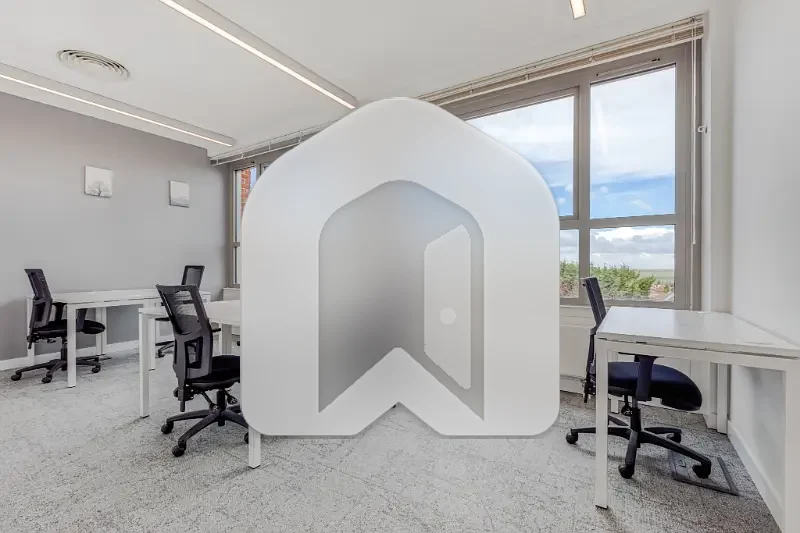 All-Inclusive Access To Professional Office Space For 10 Persons In Bait Eteen, Al Khuwair, photo 7