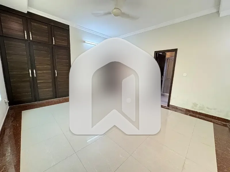 F-6 Ground Portion 3 Bedrooms With Servant Quarter Available For Rent, photo 10