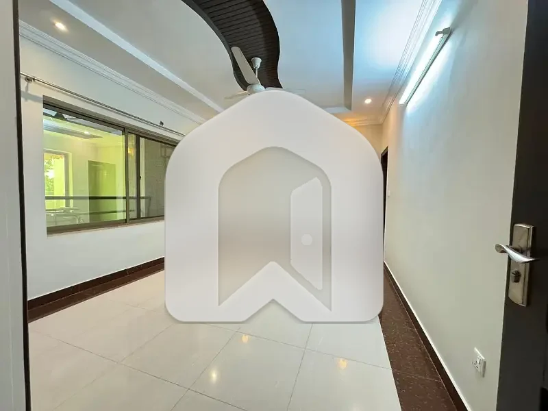 F-6 Ground Portion 3 Bedrooms With Servant Quarter Available For Rent, photo 12
