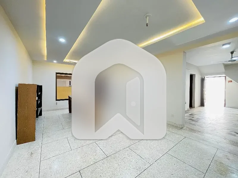 Stunning 3-Bedroom Ground Portion for Rent in F-8/3, photo 4