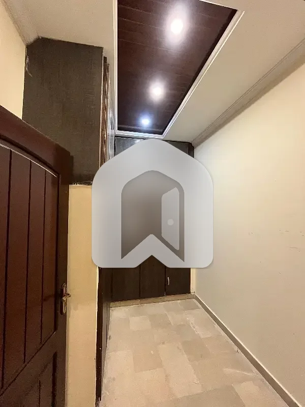 Title: 1 Kanal Ground Floor Portion for Rent 3 Master Bedrooms, Parking & All Facilities, photo 3
