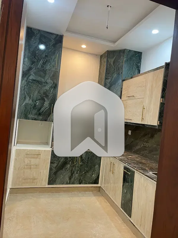 GULBERG RESIDENCIA 10M OPEN BASEMENT AVAILABLE FOR RENT, photo 7