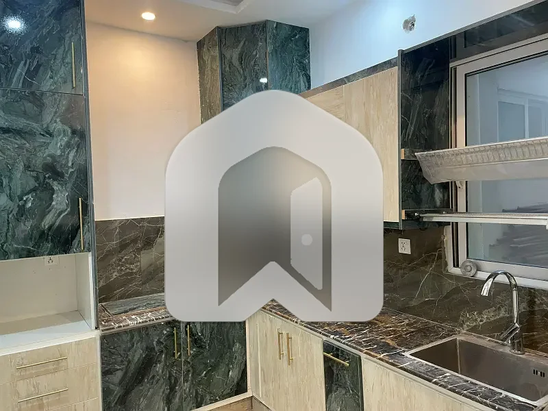 GULBERG RESIDENCIA 10M OPEN BASEMENT AVAILABLE FOR RENT, photo 6