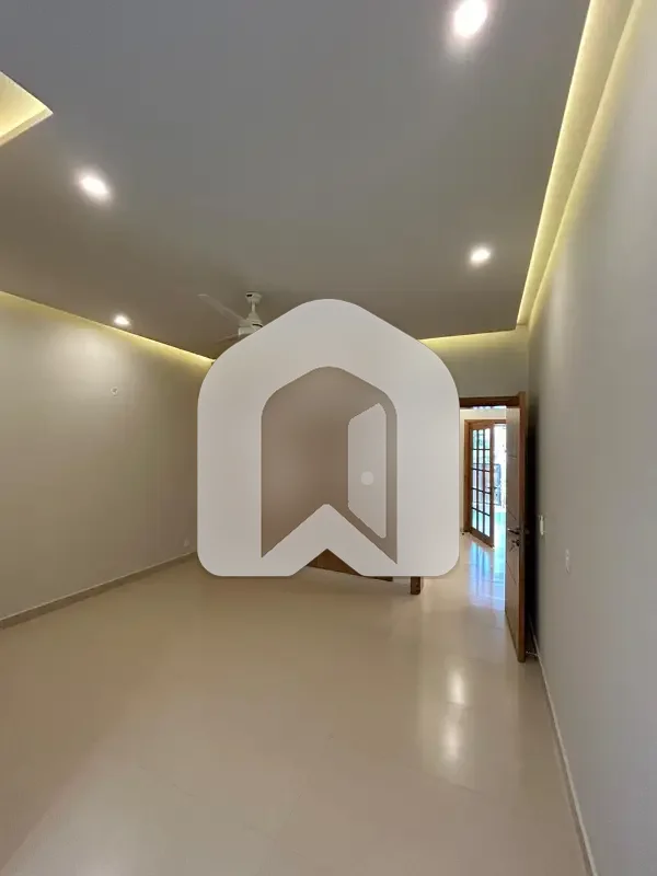 E-11 Islamabad 10Marla Ground Portion For Rent 3bed with washroom Drawing Dining Tvl Kichen parking Gas Electric, photo 5