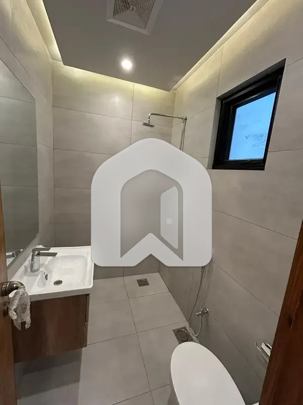 E-11 Islamabad 10Marla Ground Portion For Rent 3bed with washroom Drawing Dining Tvl Kichen parking Gas Electric, photo 12