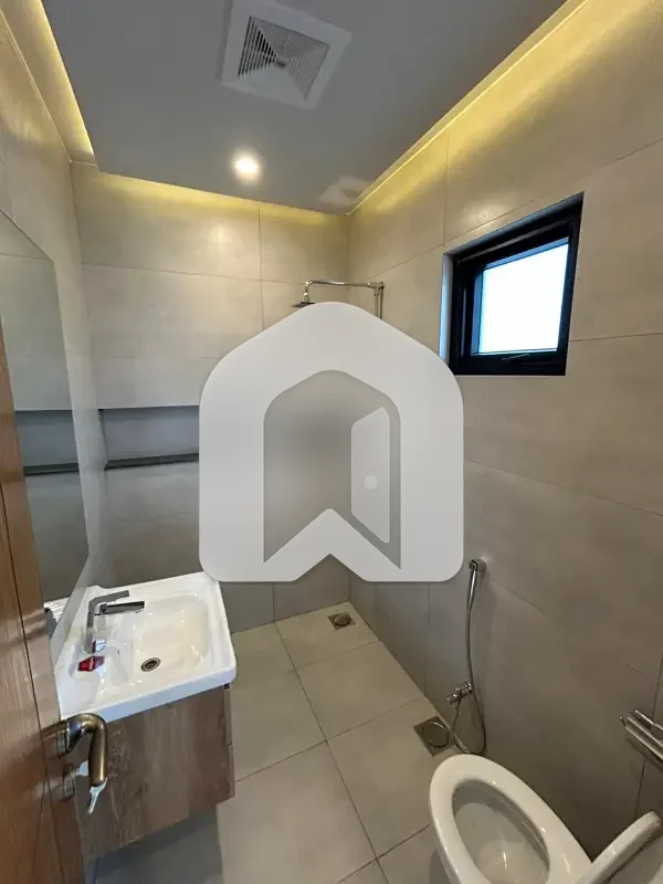 E-11 Islamabad 10Marla Ground Portion For Rent 3bed with washroom Drawing Dining Tvl Kichen parking Gas Electric, photo 3