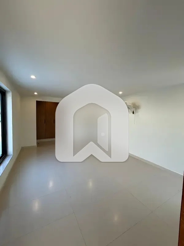 E-11 Islamabad 10Marla Ground Portion For Rent 3bed with washroom Drawing Dining Tvl Kichen parking Gas Electric, photo 2