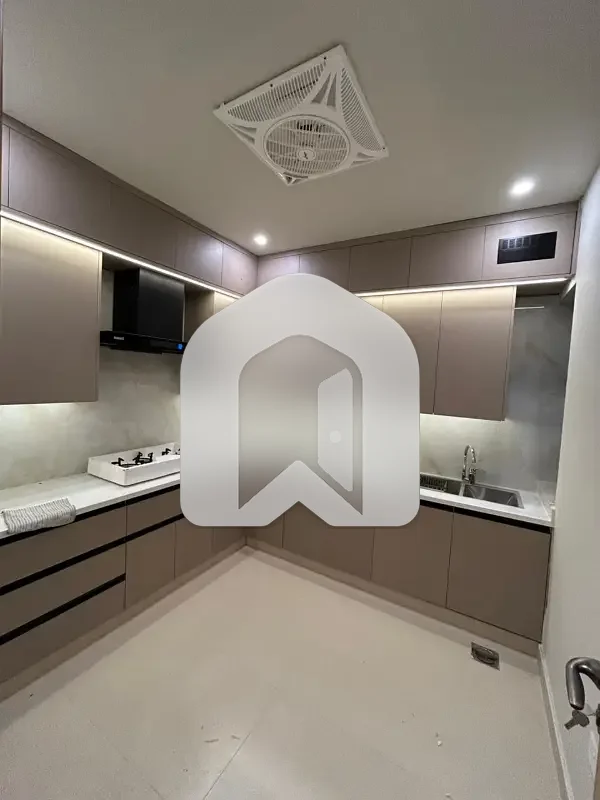 E-11 Islamabad 10Marla Ground Portion For Rent 3bed with washroom Drawing Dining Tvl Kichen parking Gas Electric, photo 11