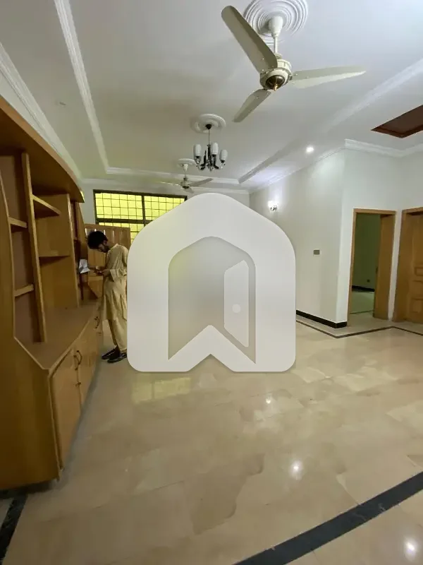 E-11 ISLAMABAD 1 Kanal Lower Portion Basement For Rent 3 Bed With Washroom Drawing Dining Tv Lounge Kichen Parking Gas Electricity, photo 22