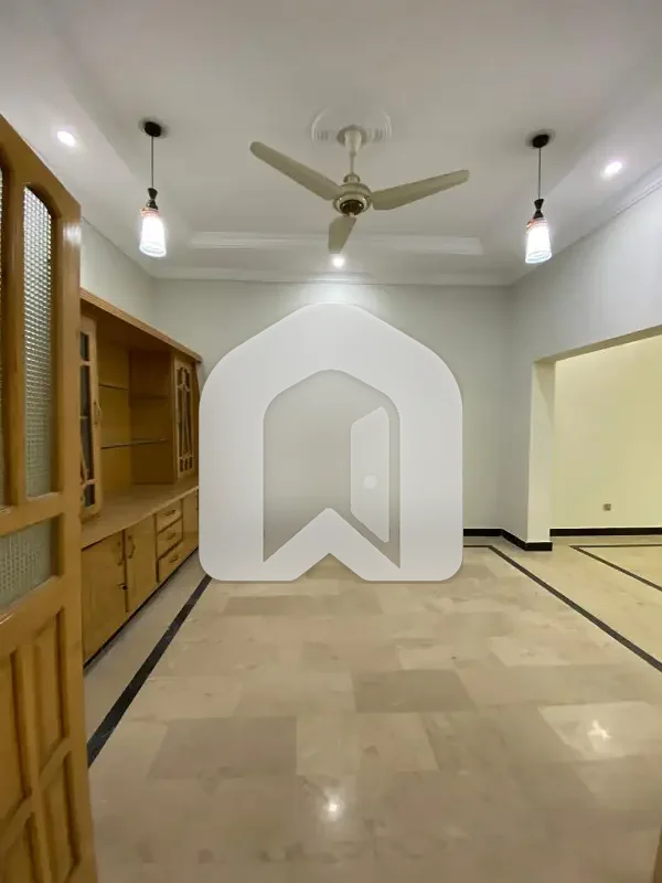 E-11 ISLAMABAD 14marla Ground Portion For Rent 3 Bed With Washroom Drawing Dining Tv Lounge Kichen Parking Gas Parking, photo 4