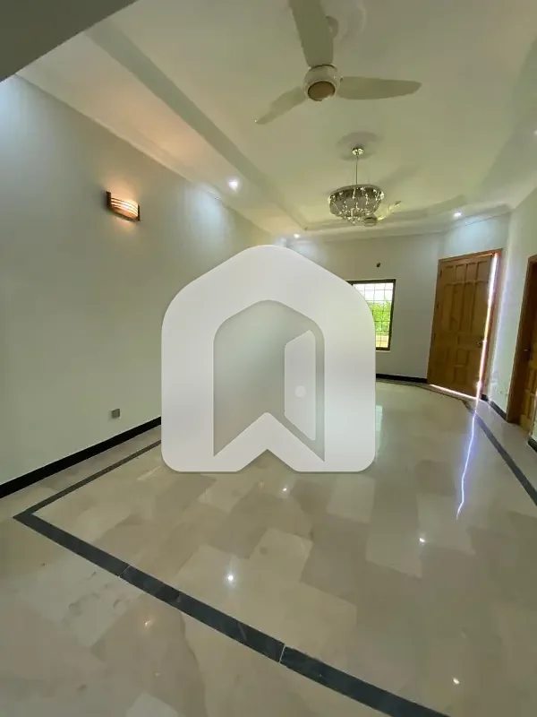 E-11 ISLAMABAD 14marla Ground Portion For Rent 3 Bed With Washroom Drawing Dining Tv Lounge Kichen Parking Gas Parking, photo 8