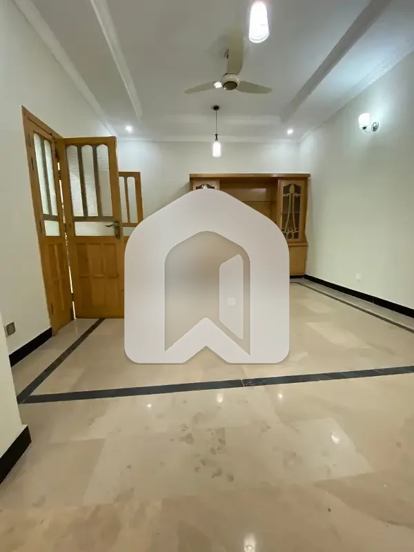E-11 ISLAMABAD 14marla Ground Portion For Rent 3 Bed With Washroom Drawing Dining Tv Lounge Kichen Parking Gas Parking, photo 7