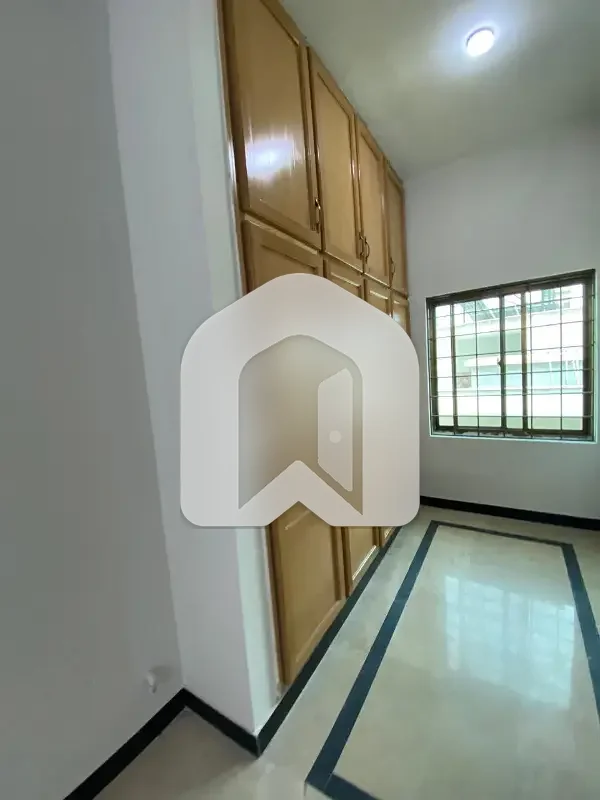 E-11 ISLAMABAD 14marla Ground Portion For Rent 3 Bed With Washroom Drawing Dining Tv Lounge Kichen Parking Gas Parking, photo 10
