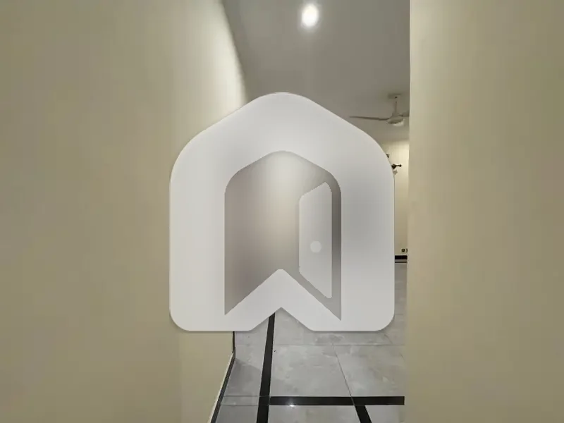 E-11 ISLAMABAD 14 Marla Lower Portion Basement For Rent 3bed With Washroom Drawing Dining Tvl Kichen Parking Gas Parking, photo 2