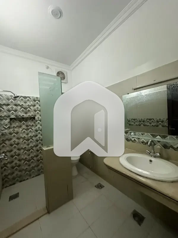 D-12 Islamabad 1 Kanal Lower Portion Basement For Rent 3 Bed With Washroom Drawing Dining Tv Lounge Kichen Store Room Parking Gas Electricity Meter Separate, photo 10