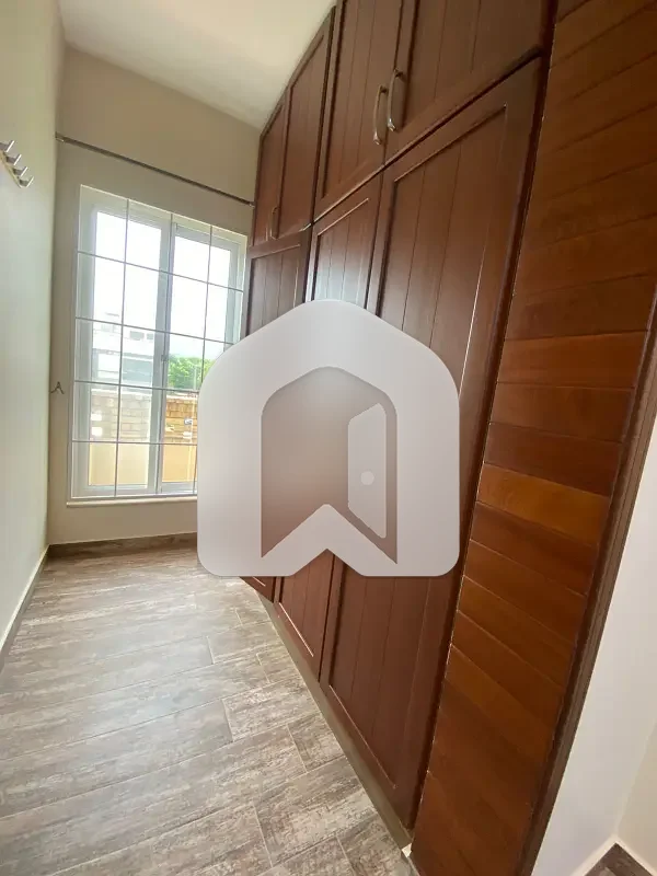 D-12 Islamabad 10 Marla Basement For Rent 2 Bed With Washroom Drawing Dining Tvl Kichen Store Room Parking Gas Electric, photo 6