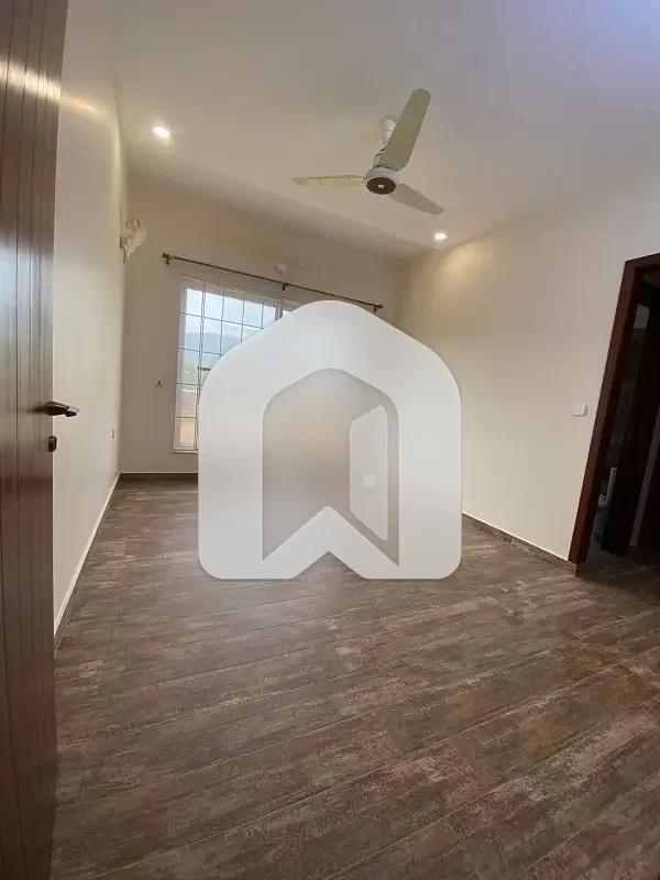 D-12 Islamabad 10 Marla Basement For Rent 2 Bed With Washroom Drawing Dining Tvl Kichen Store Room Parking Gas Electric, photo 7