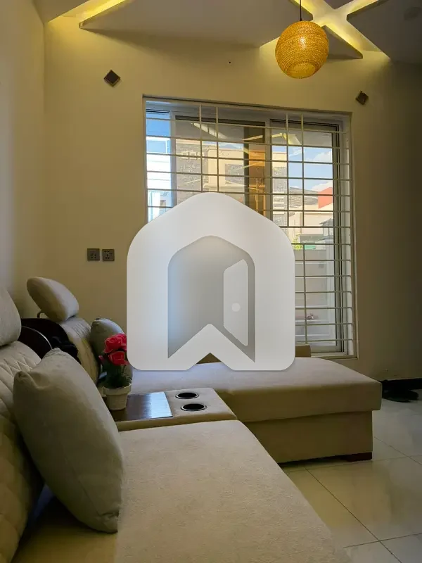 7 marla single portion avaliable for rent all facilities available, photo 4